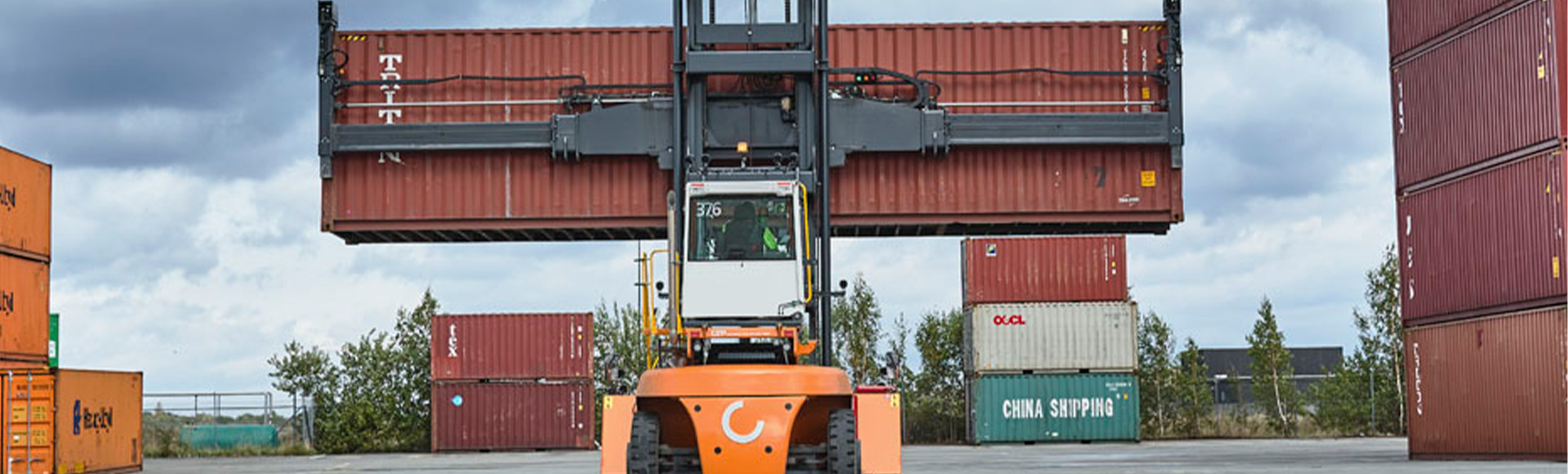 Konecranes styr containerhotellet i säker stil