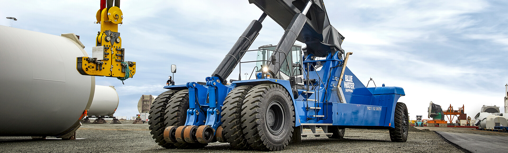 Heavy Handling Reachstacker