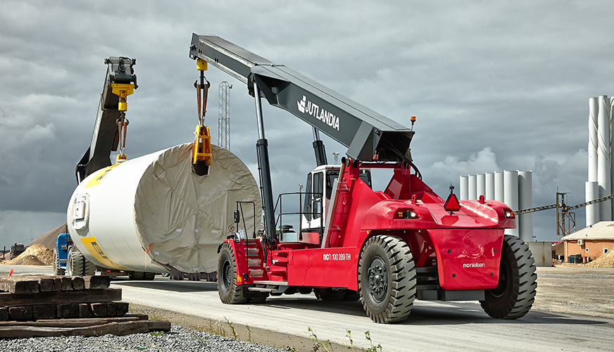 Unikt samarbejde med Konecranes om ny 100 tons reachstacker