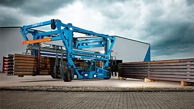 Combilift Straddle Carrier HD